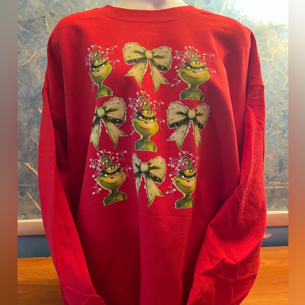 Gildan crew neck in red sizes youth to adult